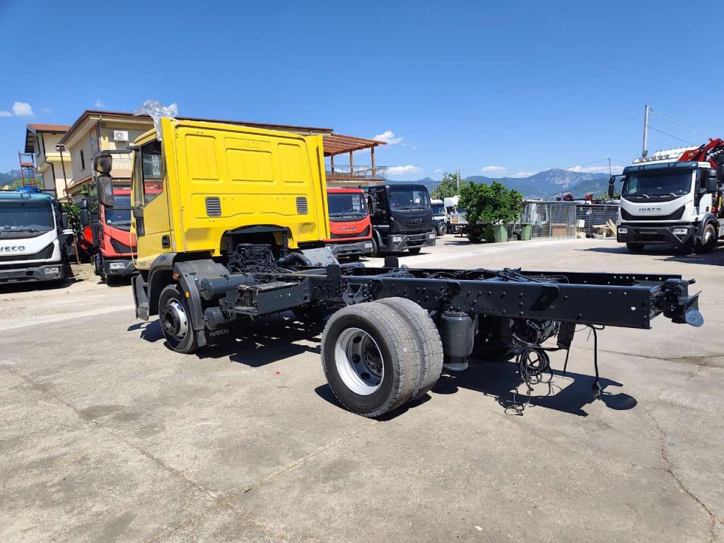Iveco EUROCARGO 120E28P Photo 17