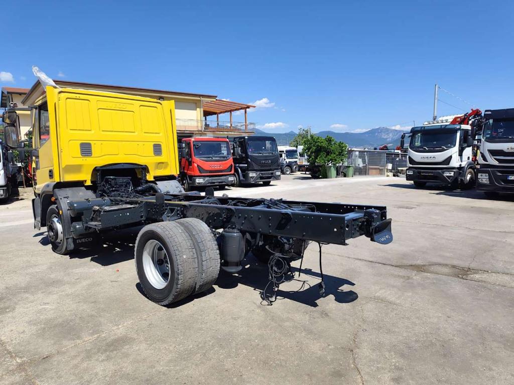 Iveco EUROCARGO 120E28P Photo 18