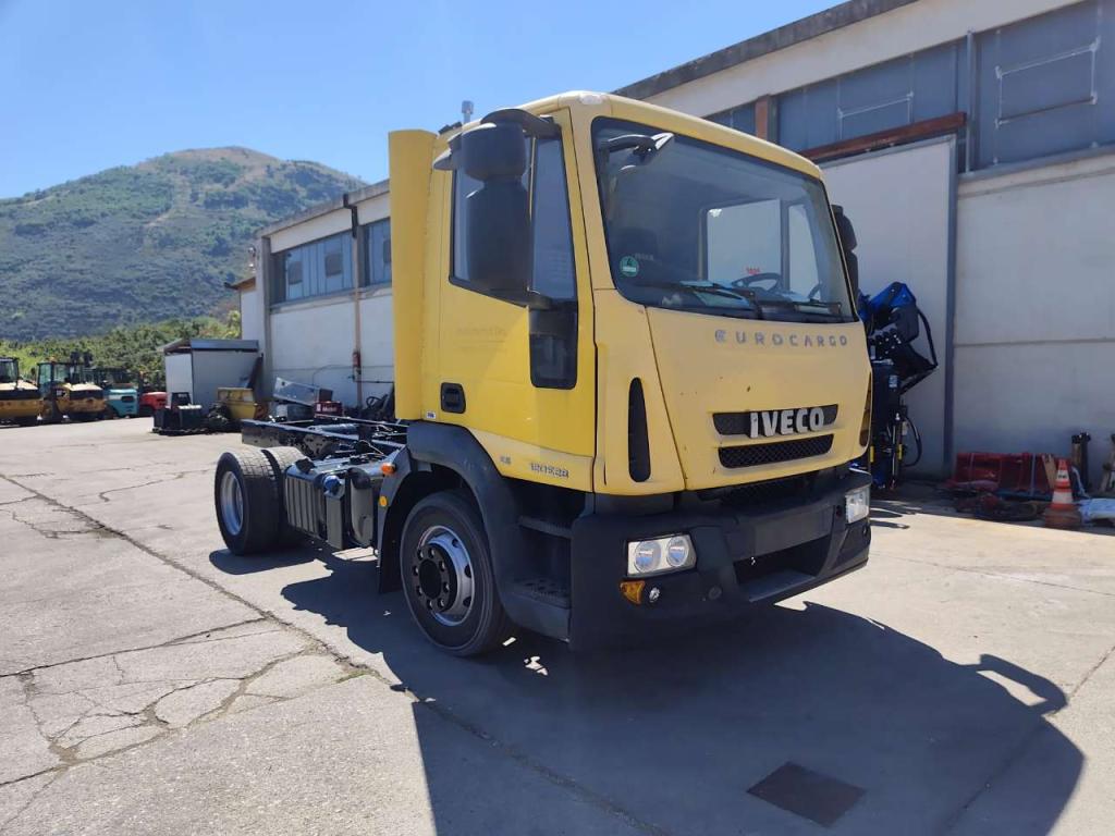 Iveco EUROCARGO 120E28P Photo 26