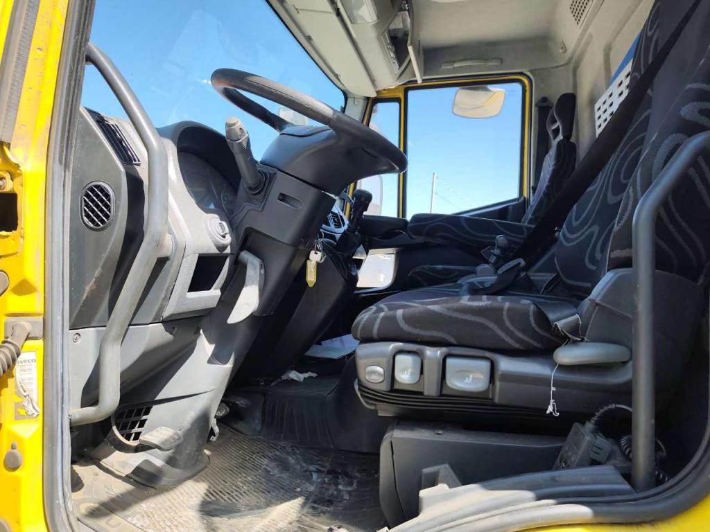 Iveco EUROCARGO 120E28P Photo 8