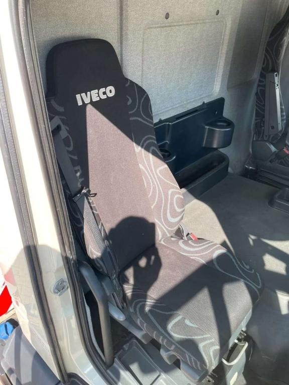 Iveco TRAKKER 260T45/P Photo 18