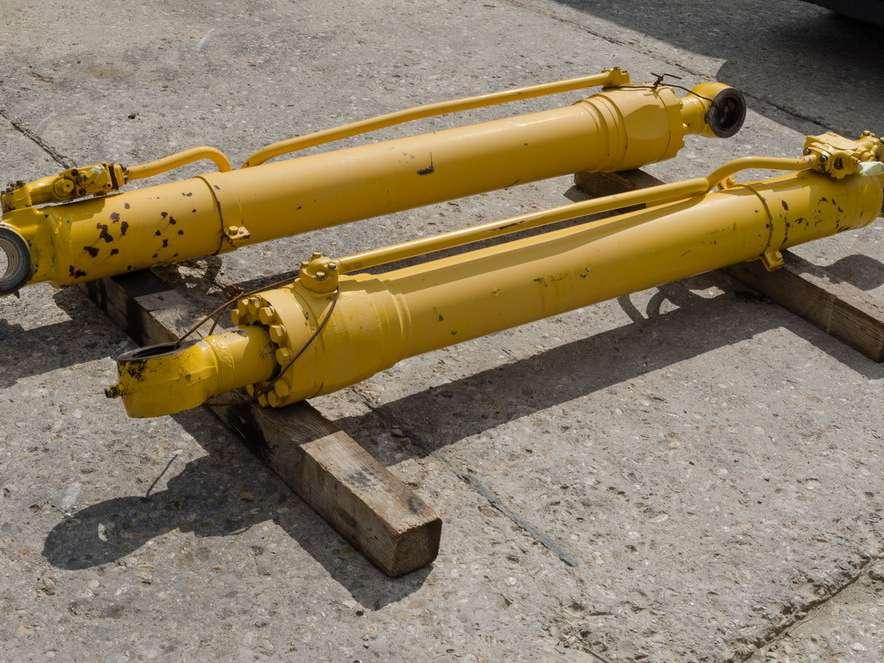 Komatsu PC240LC-6 Photo 3