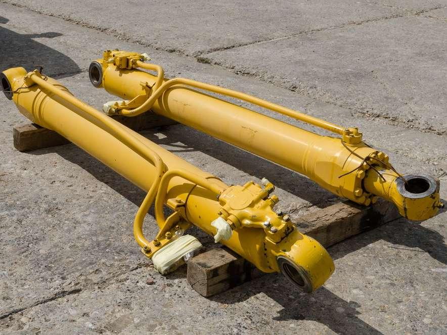 Komatsu PC240LC-6 Photo 4