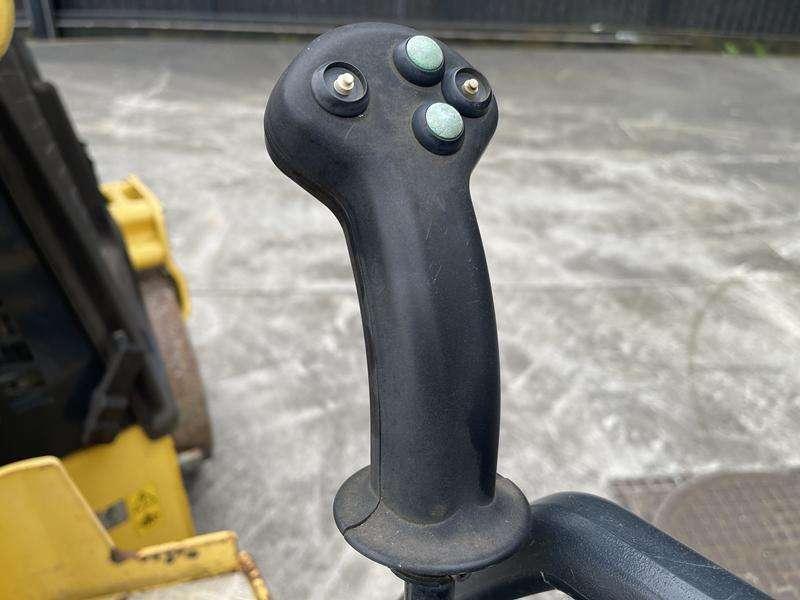 Bomag BW 100 ADM-5 Photo 16