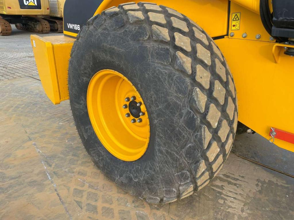 JCB VM166D (15.5t) Photo 15