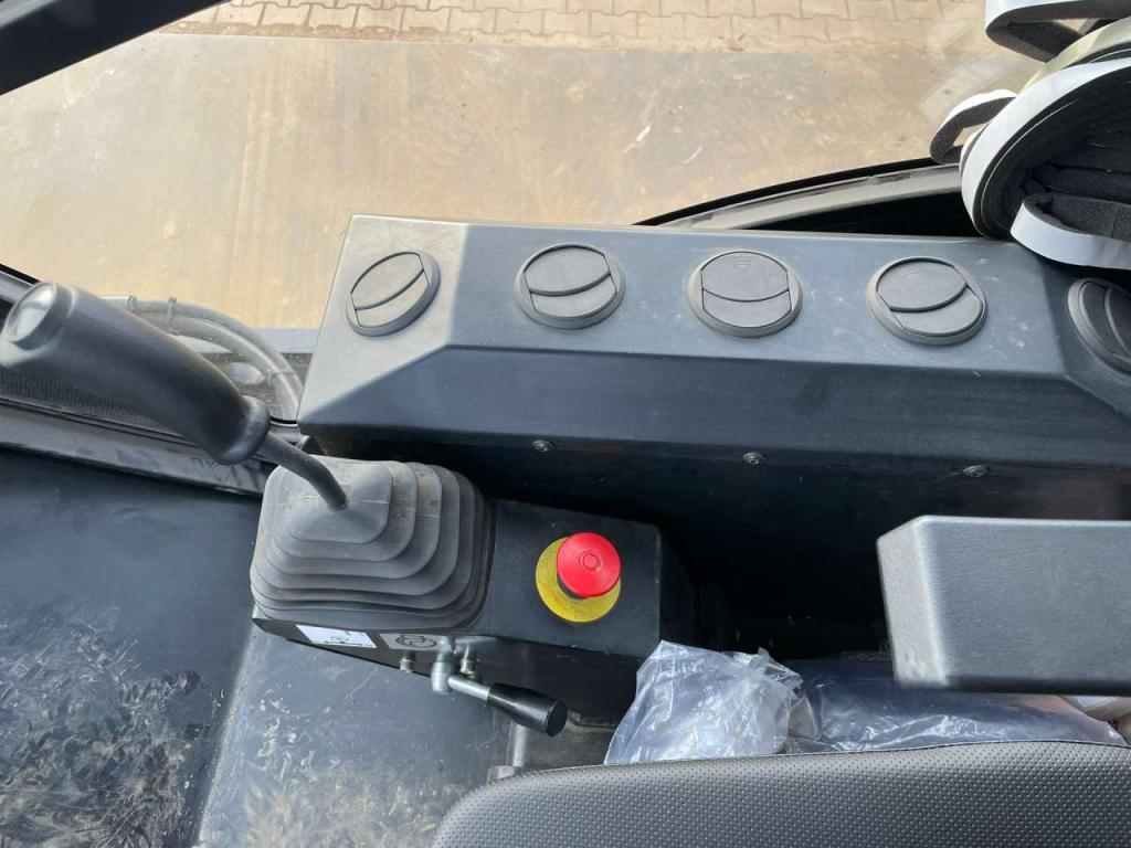 JCB VM166D (15.5t) Photo 22