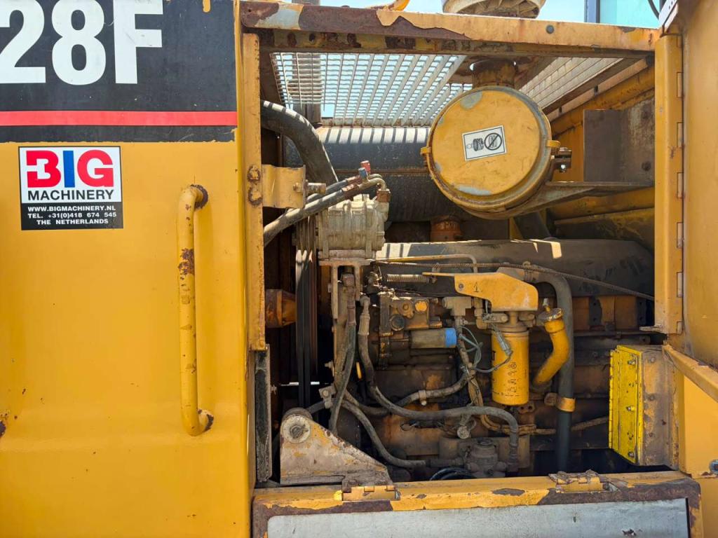 Caterpillar 928F Photo 23