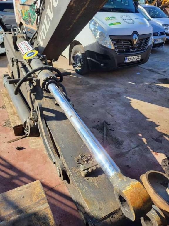 Volvo digging arm cylinder 14534532 for Volvo EC200D, EC200E, EC210C... Photo 2
