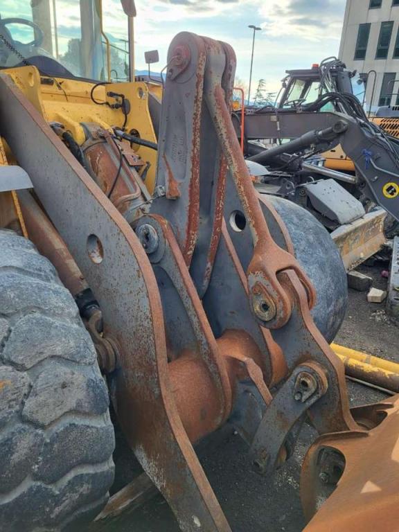 Volvo lifting framework VOE11177162 for Volvo L110E Photo 3