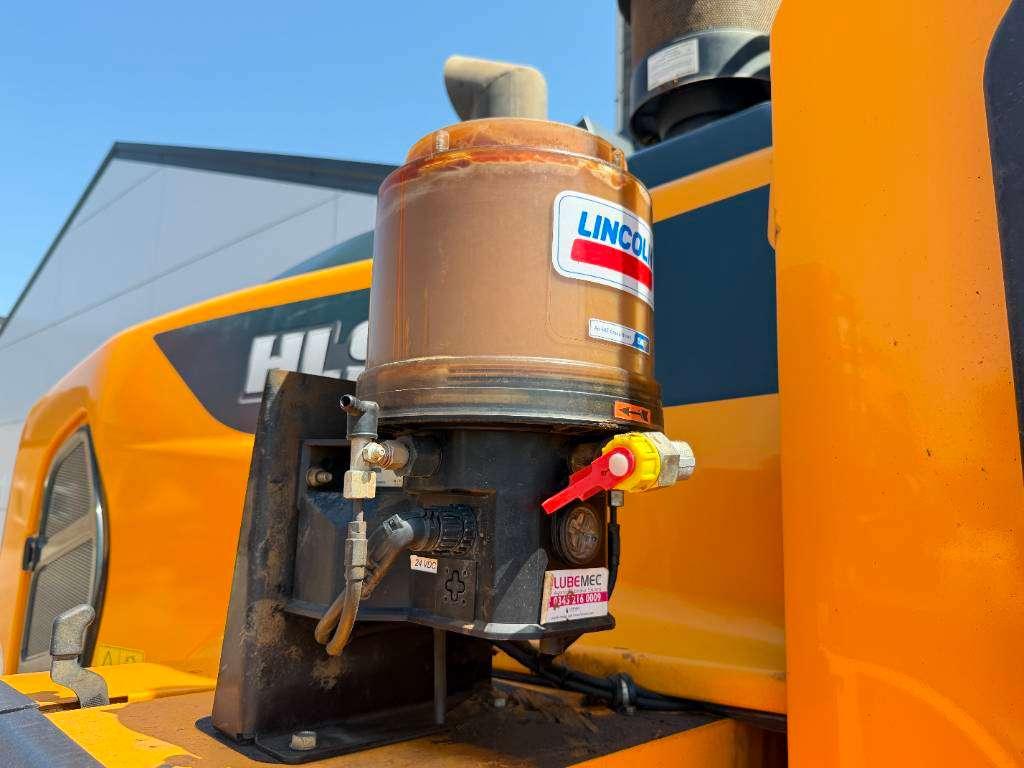 Hyundai HL940A - Weight System / Automatic Greasing Photo 25