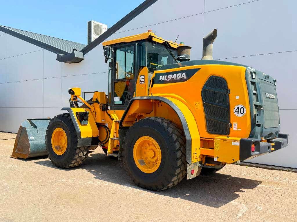 Hyundai HL940A - Weight System / Automatic Greasing Photo 3