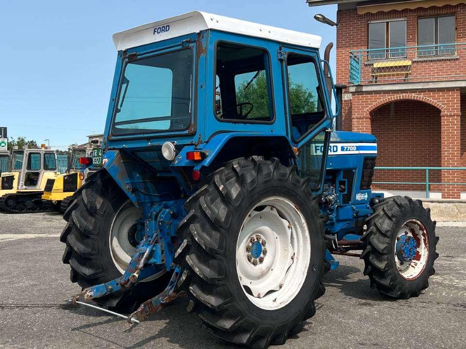 Ford 7700 4X4 Photo 13