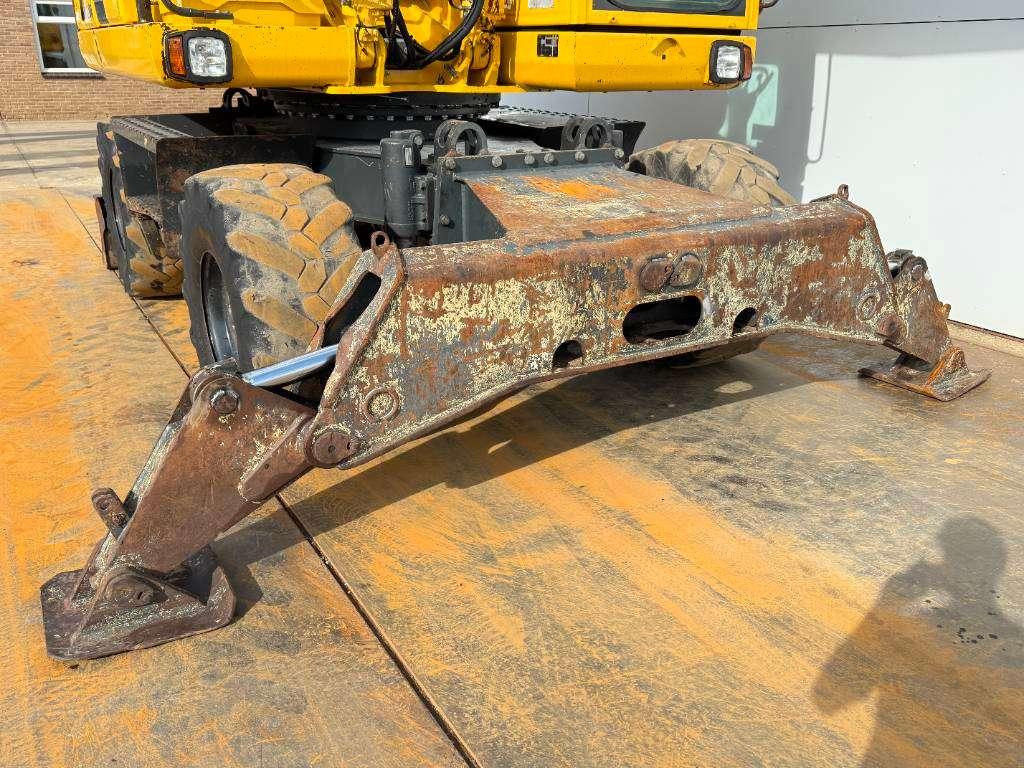 Komatsu PW160-8 - Triple Boom / Blade / Hammer Lines Photo 22