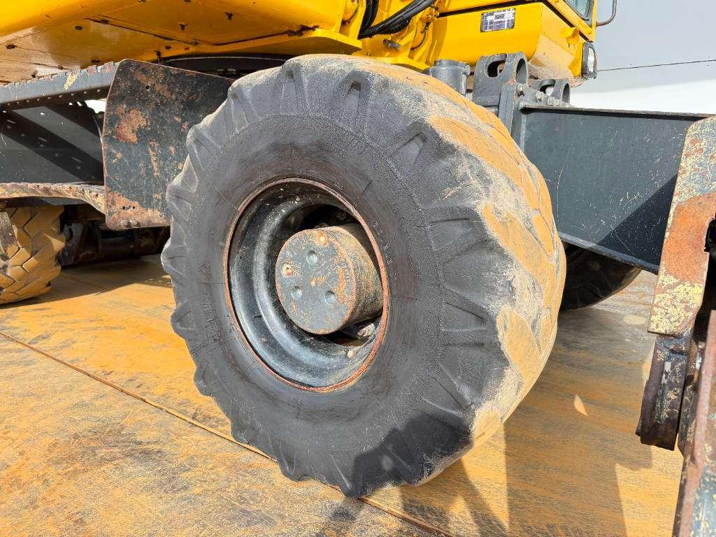 Komatsu PW160-8 - Triple Boom / Blade / Hammer Lines Photo 27