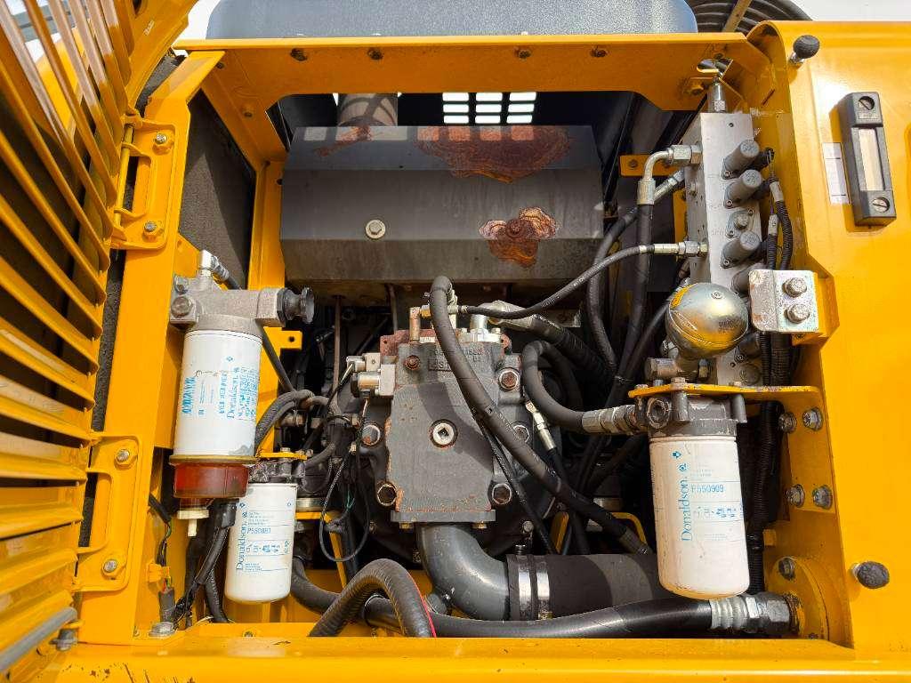 Komatsu PW160-8 - Triple Boom / Blade / Hammer Lines Photo 28