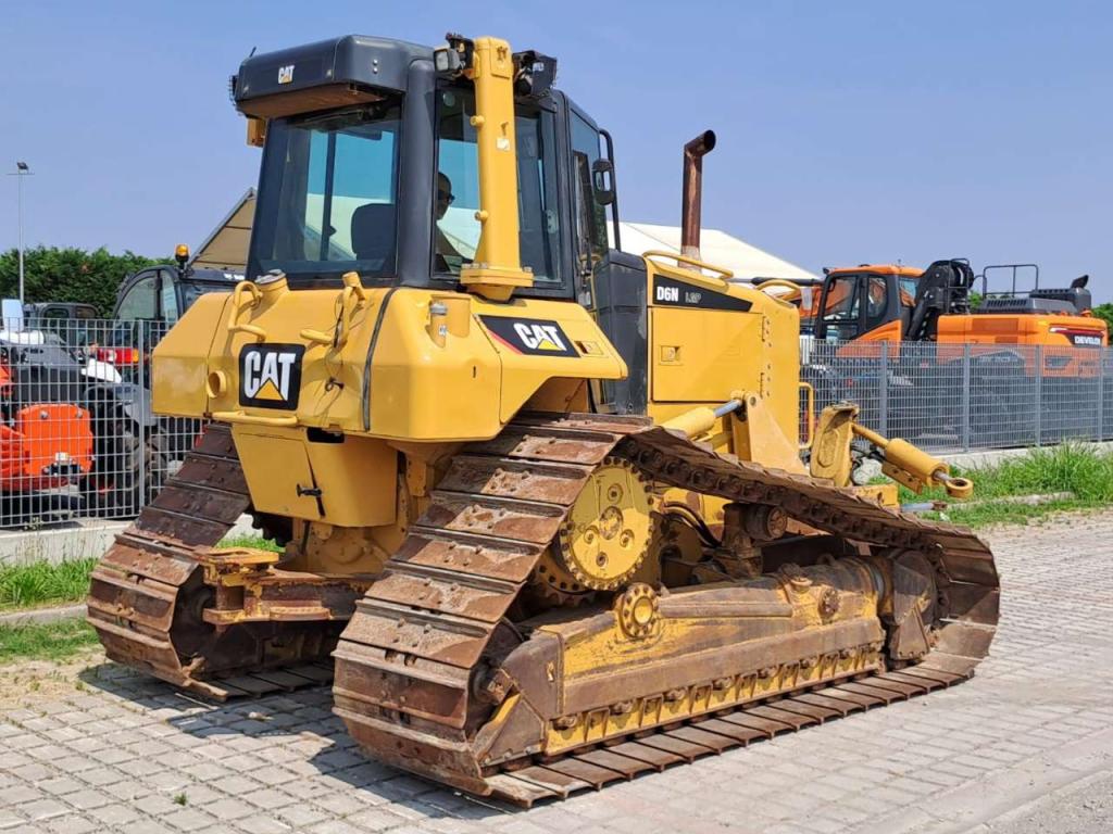 Caterpillar D6N LGP Photo 5