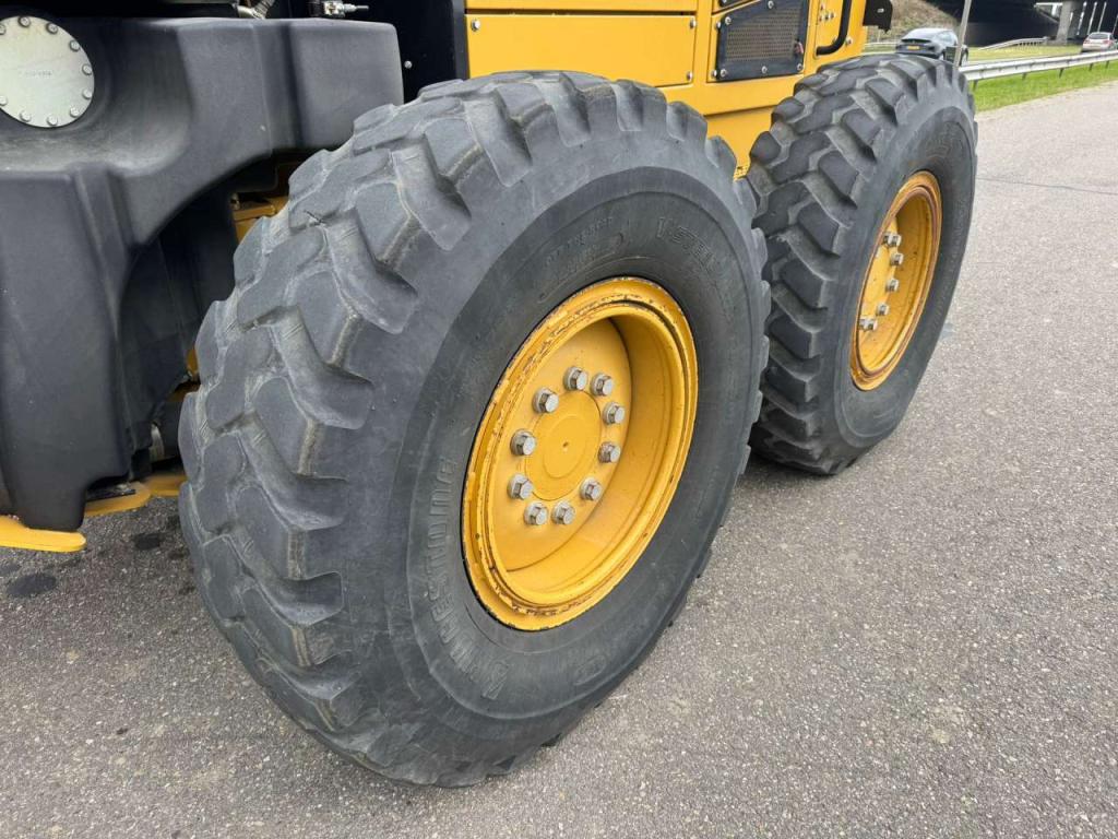 Caterpillar 140M Photo 21