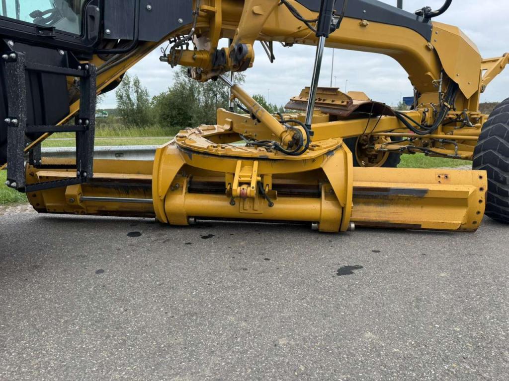 Caterpillar 140M Photo 27