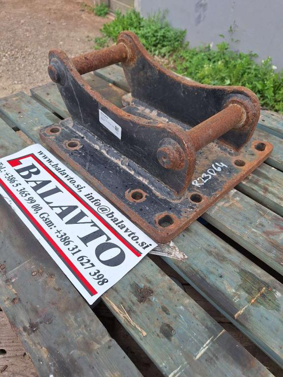 UNI40 for 5-7 ton excavators Attachment plate Photo 2