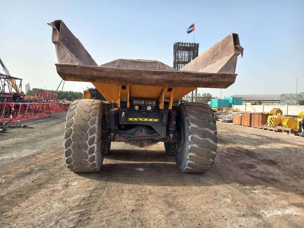 Komatsu HM400-3R (4 units available for sale in Abu Dhabi) Photo 3