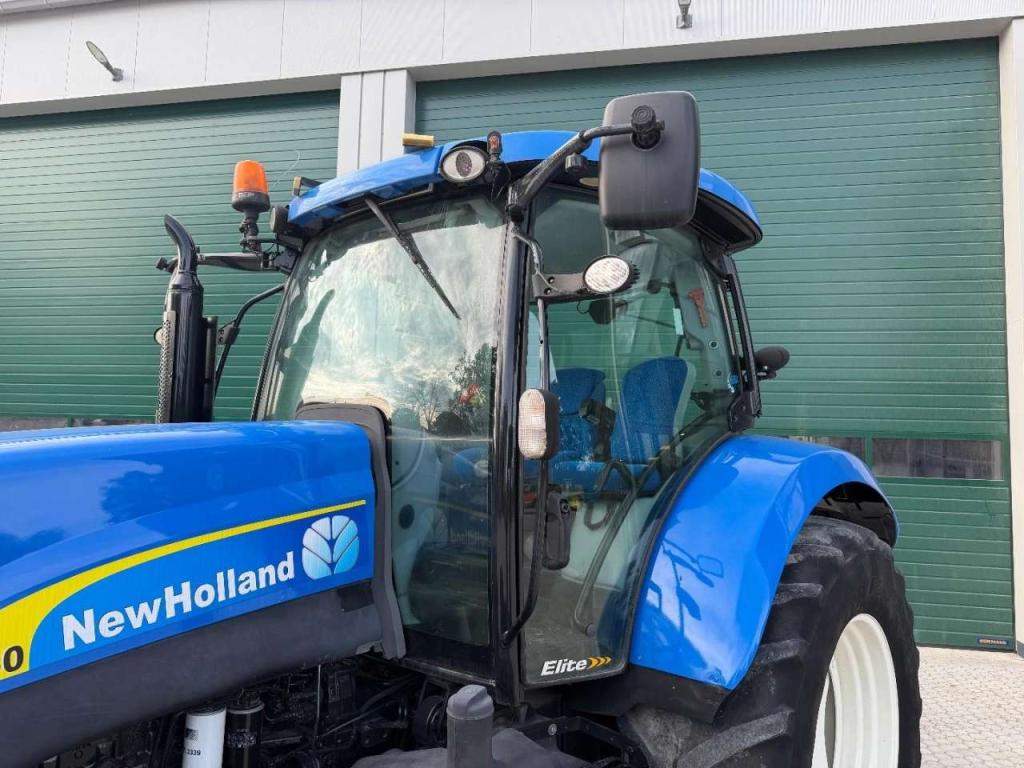 New Holland T6050 Photo 28