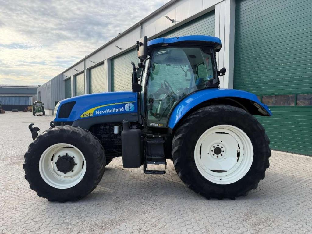 New Holland T6050 Photo 3