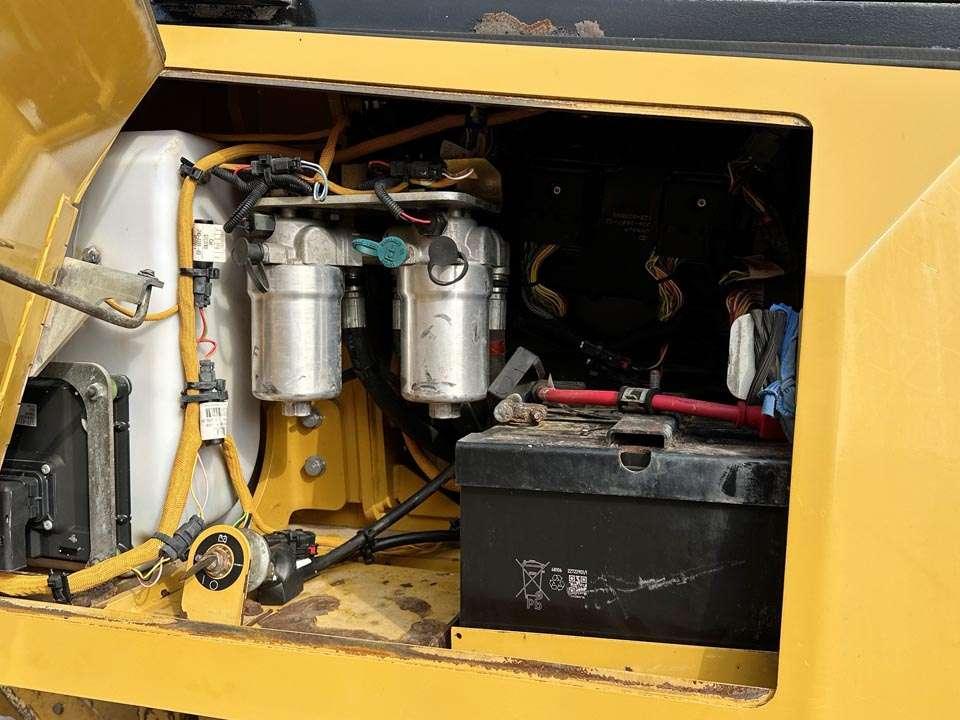 Caterpillar D6K2LGP Photo 8