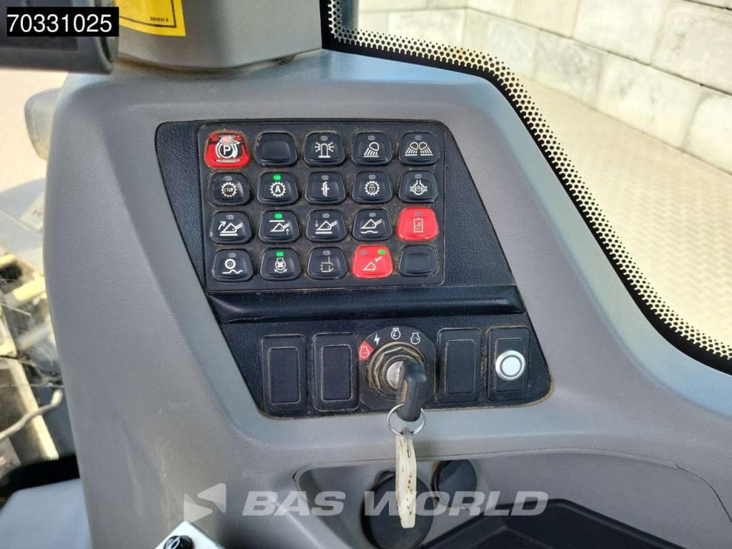 Case 821 G Photo 30