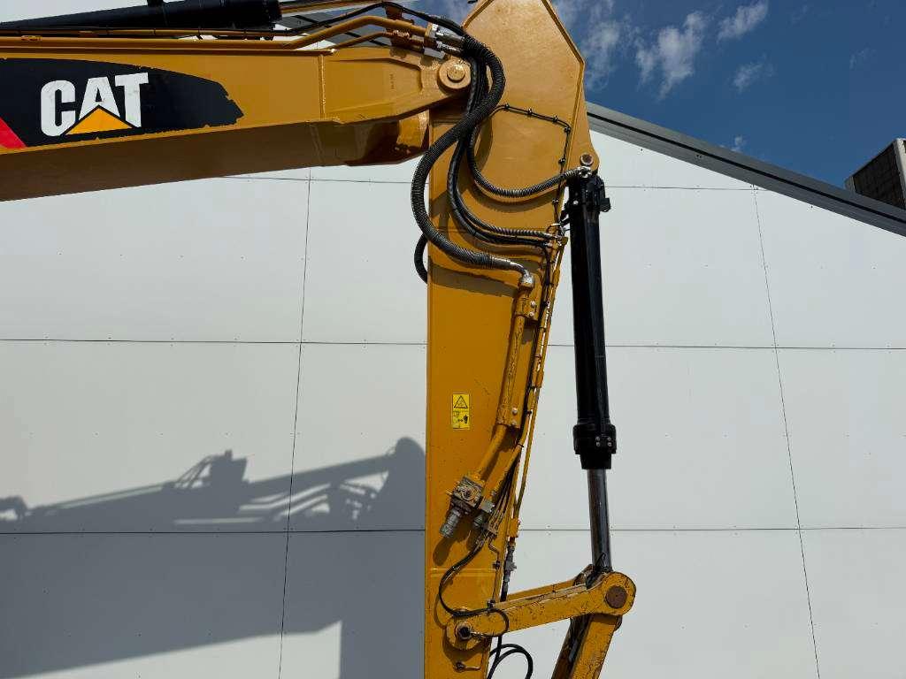 Caterpillar 323FL - Hammer Lines / Quick Coupler Photo 15