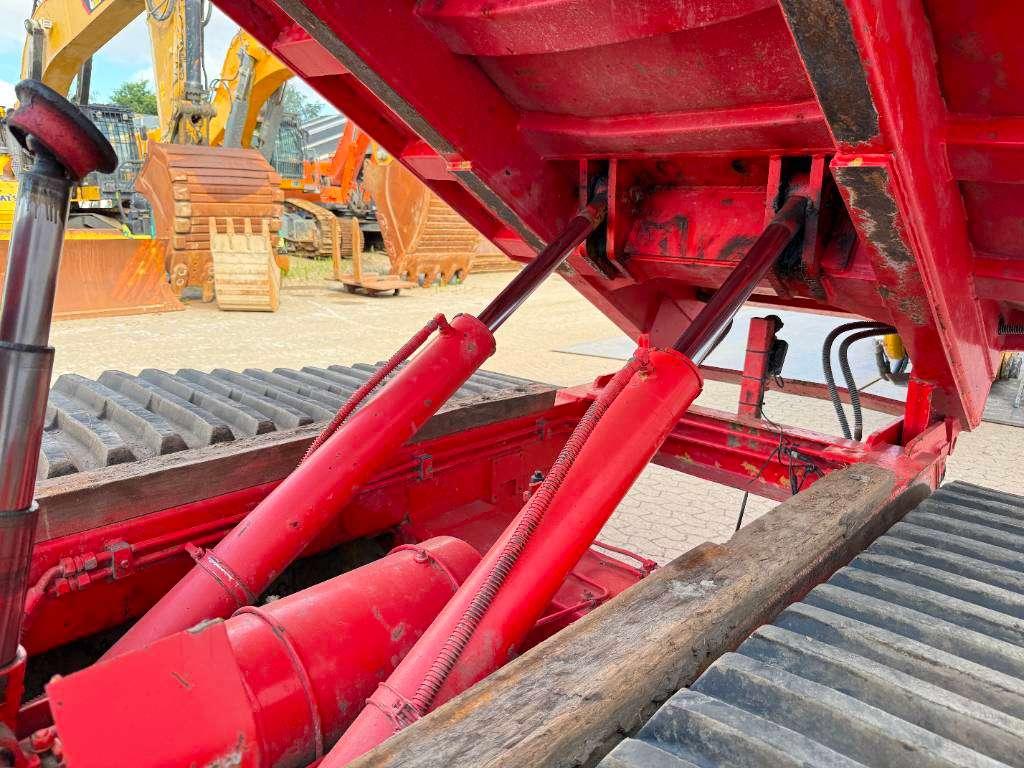 Mitsubishi LD700 - Dutch Machine / Pressurised Cabin Photo 16