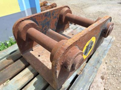 UNI80 for 20-25 ton excavators Attachment plate en vente par Balavto