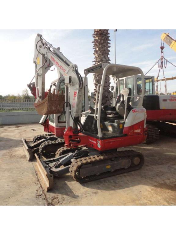 Takeuchi TB230T Photo 3