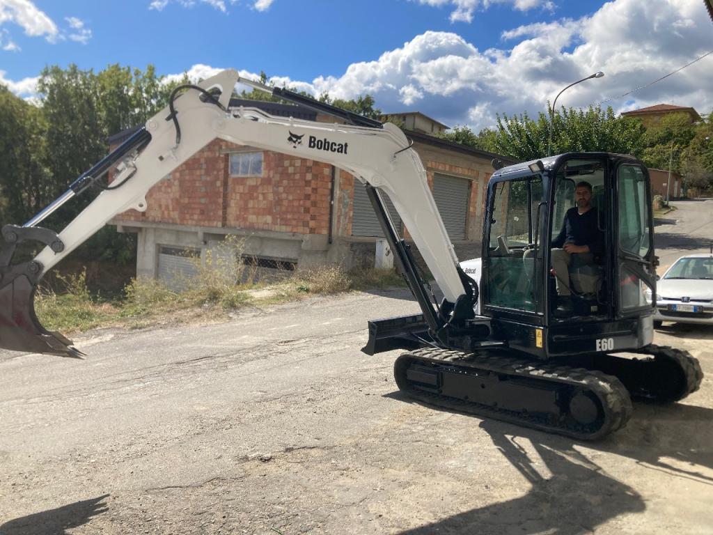 Bobcat E 60 Photo 4