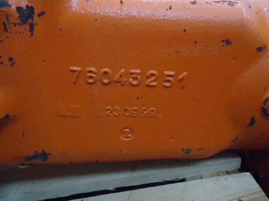 Essieu avant pour Fiat Kobelco W270 Photo 14