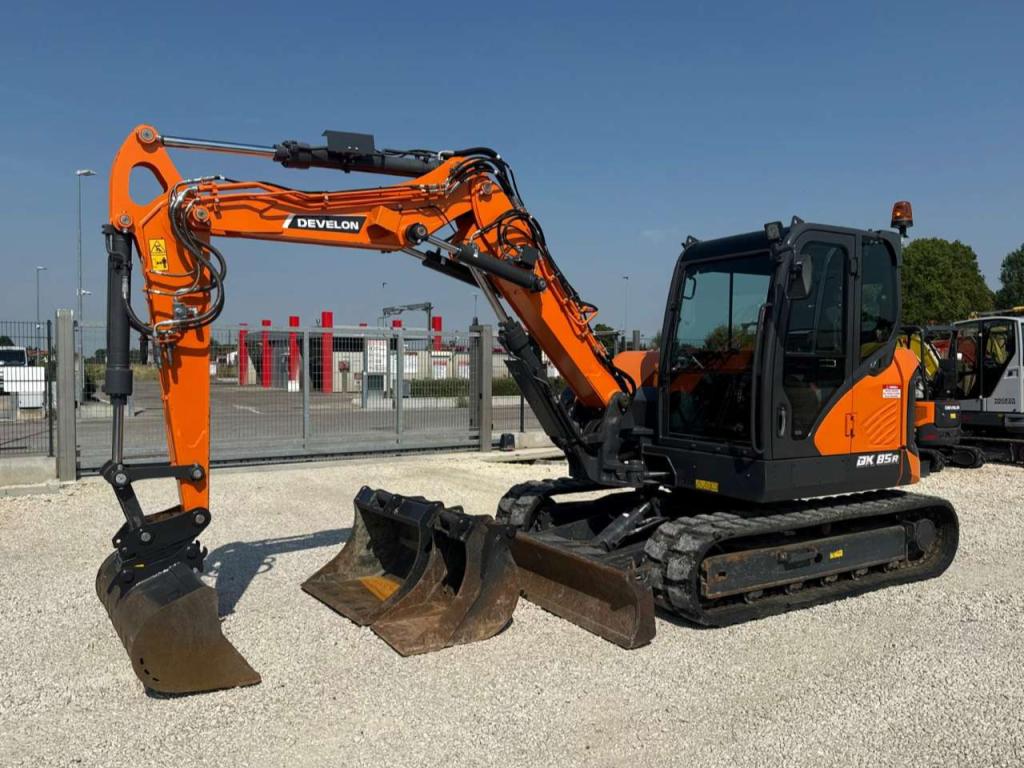 Develon DX85R-7 Photo 1