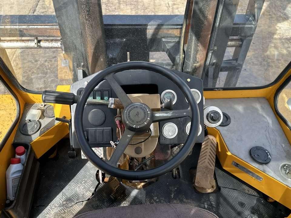 Caterpillar V225C Photo 14