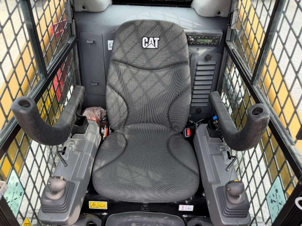 Caterpillar 226 D3 Photo 7