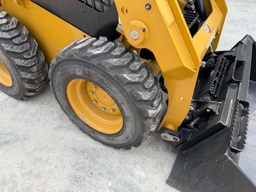 Caterpillar 226 D3 Photo 8