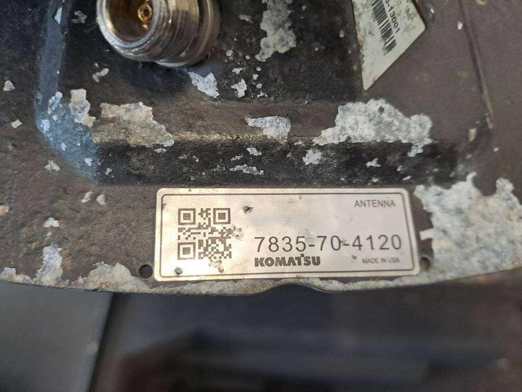 Komatsu GPS System PC210LCI-11 Photo 4