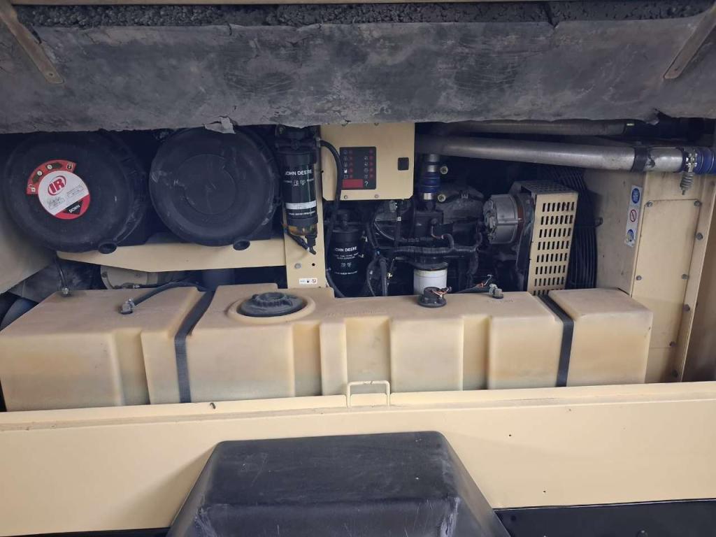Doosan INGERSOLL RAND 10/105 Photo 3