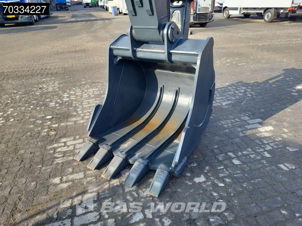 Hyundai R210 Photo 13