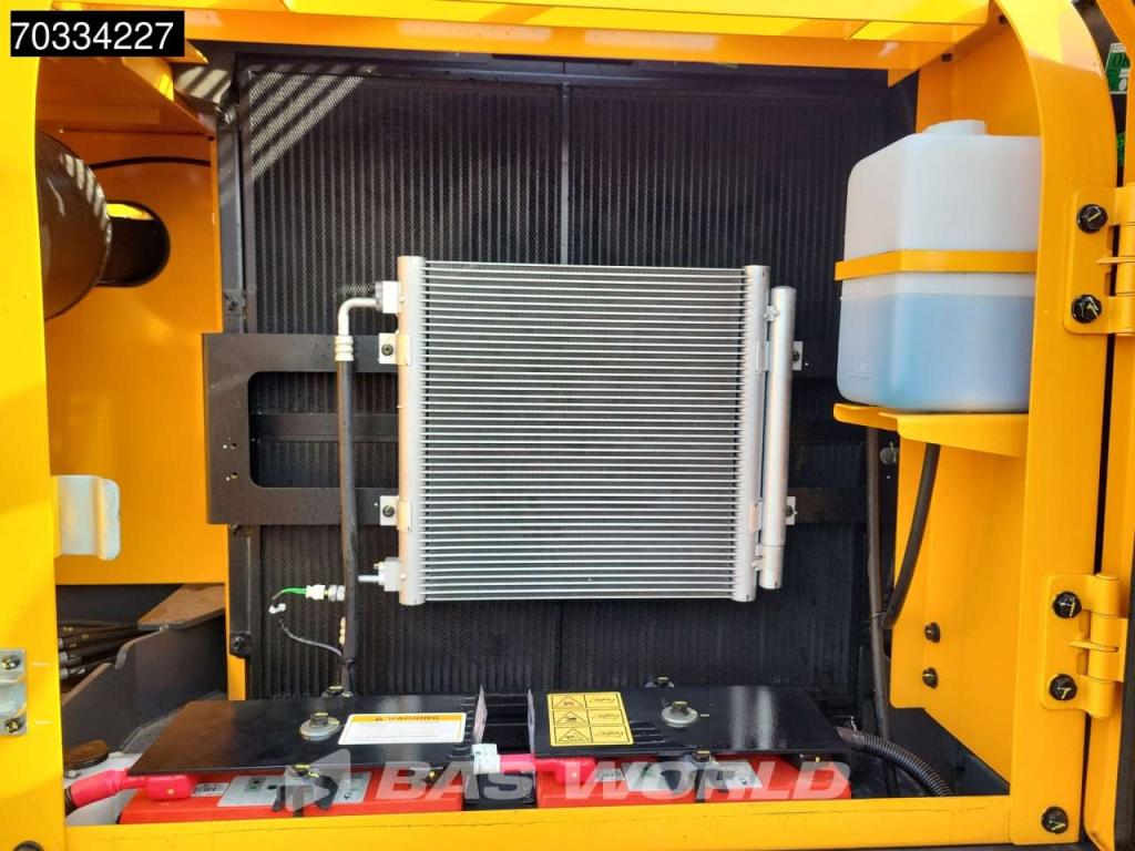 Hyundai R210 Photo 22