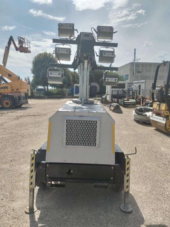 Luxtower LUX-M12 Photo 3