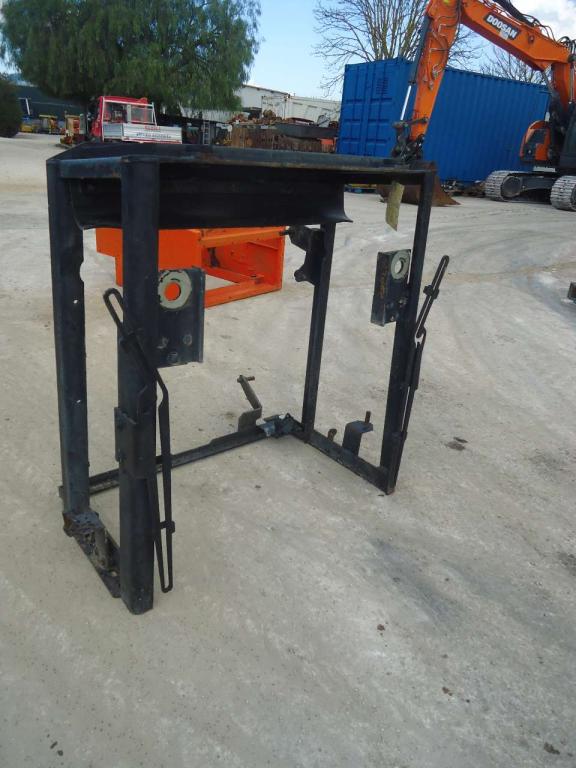 Support pour radiateur pour Fiat Kobelco W190 Photo 1