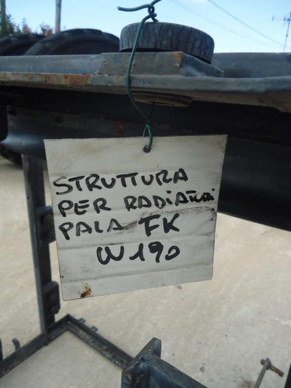 Support pour radiateur pour Fiat Kobelco W190 Photo 3