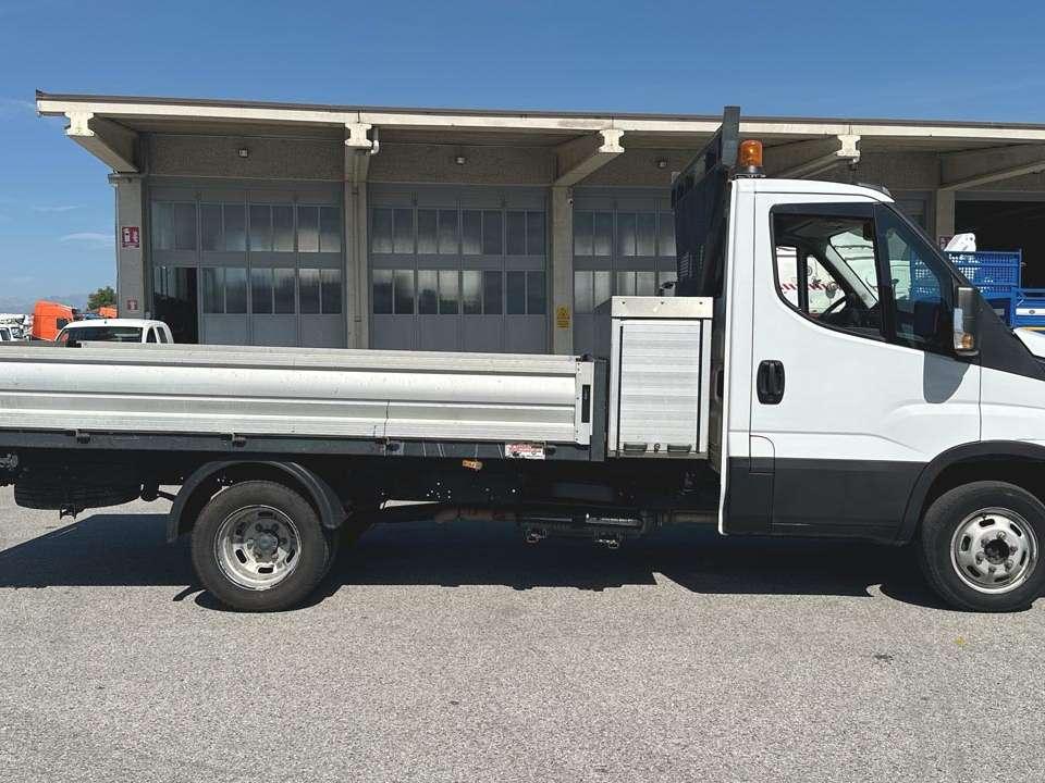 Iveco Daily 35-150 4x2 Photo 20