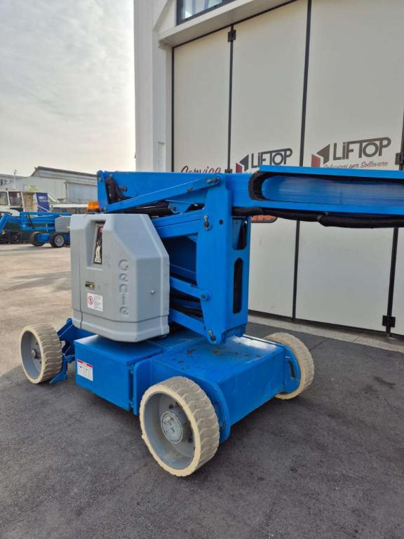 Genie Z34/22N Photo 2