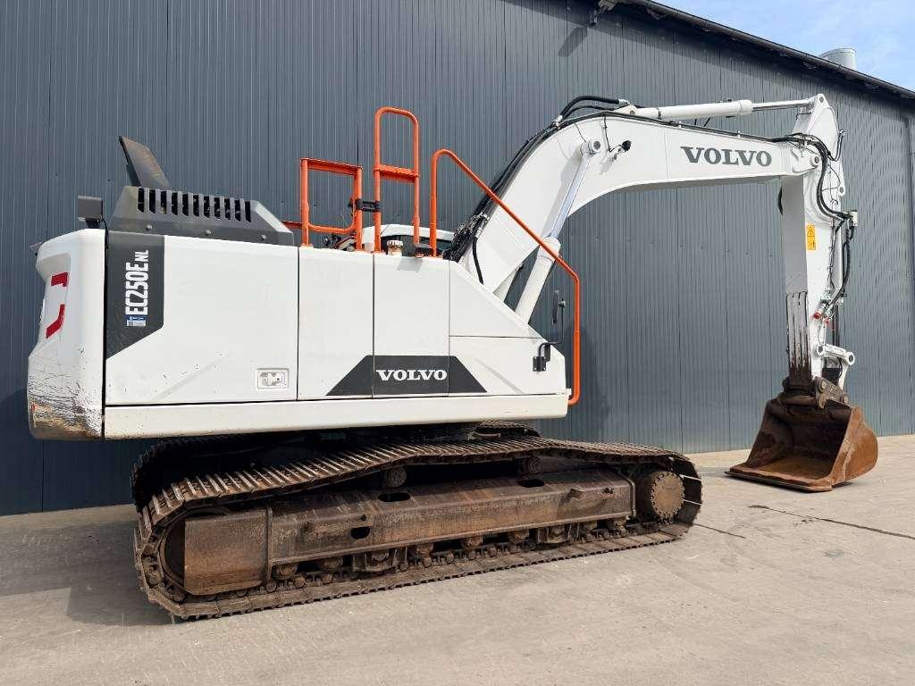 Volvo EC250E NL - 3M WIDE Photo 4
