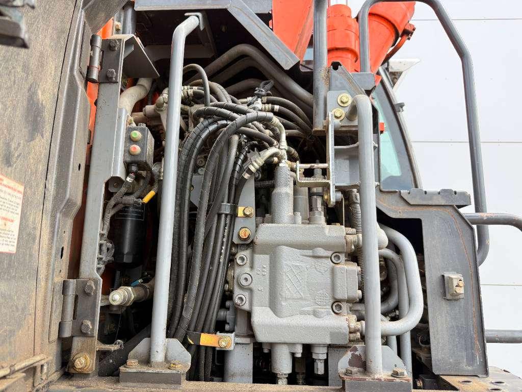 Hitachi ZX170W-5B - Blade / Triple Boom / Auto Greasing Photo 29