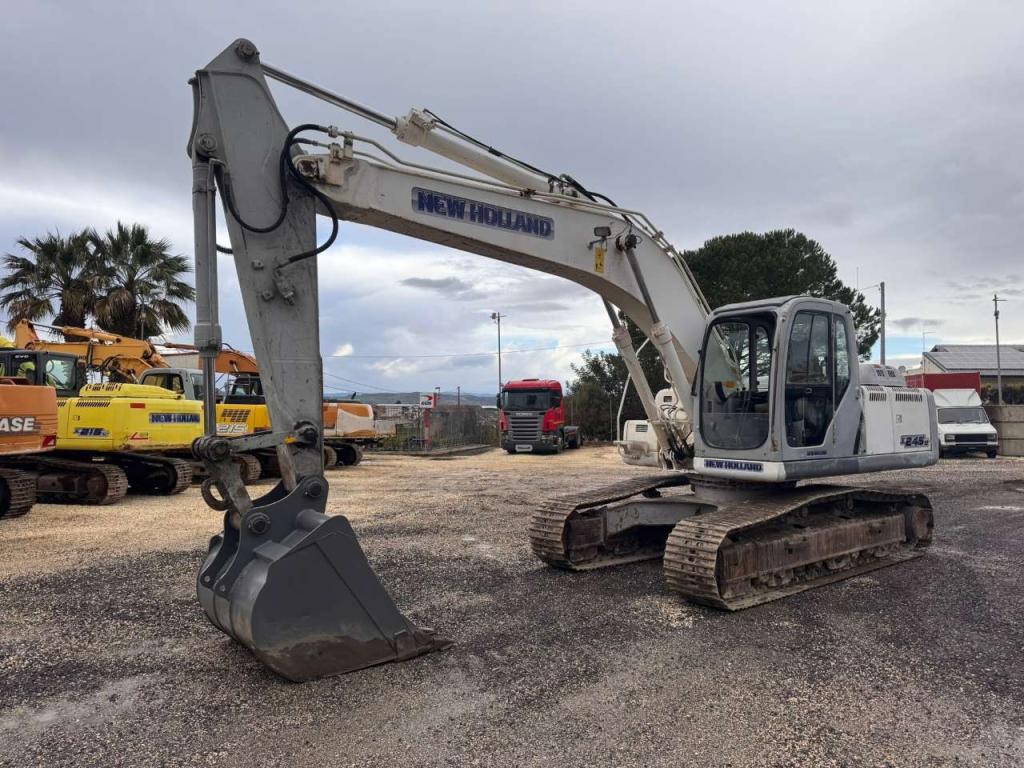 New Holland E245B Photo 6